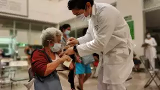 De mil 962 fallecidos por COVID, 863 padecían hipertensión, por lo que exhortan a la población a vacunarse