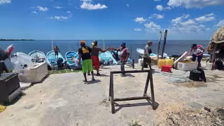 Pescadores de Campeche piden palapas para enfrentar la temporada de pulpo; Marina retiró sus chozas