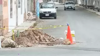 Las bases de los sémaforos recién construidas fueron quitadas de la calle por resultar defectuosas