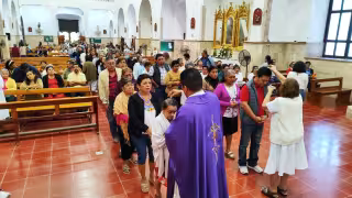 Se registró gran afluencia de feligreses en la misa en la iglesia de los Tres Santos Reyes en Tizimín
