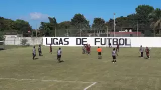 Los Comunicadores FC tendrán como escenario la cancha sintética del parque Campeche