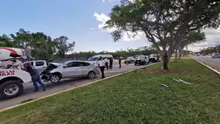 Se estrella contra un árbol en Playa del Carmen