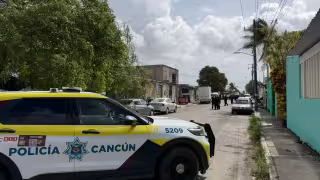 Lunes violento en Cancún: Hombre es atacado a balazos en la SM 221