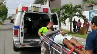 Los conductores implicados en el percance no pudieron llegar a un arreglo en el lugar del incidente, los automóviles fueron llevados al corralón y los hechos fueron turnados a FGE