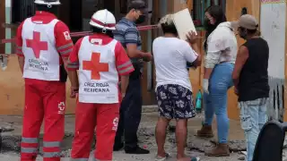 Vecinos de la zona fueron los que dieron el aviso y al enterarse de quién era, señalaron que trabajaba de velador en el establecimiento