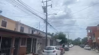 “Denuncias y no te responden”: Vecinos de Tierra Maya en Cancún padecen apagones y fallas eléctricas desde hace meses