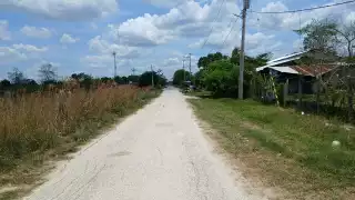 Asaltan a joven en calles oscuras de Escárcega; le roban celular y dinero