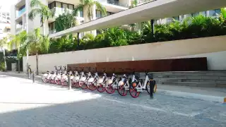 Empresa de parquímetros podría perder concesión tras bloqueos de rampas en Playa del Carmen