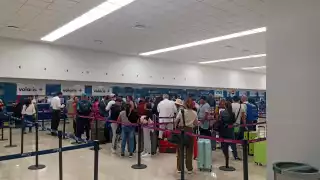 El vuelo programado para las 7 horas despegó después de las 10 de la mañana