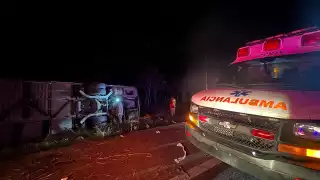 Accidente de autobús deja al menos 18 lesionados y rescate de cuatro horas en en Nachicocom