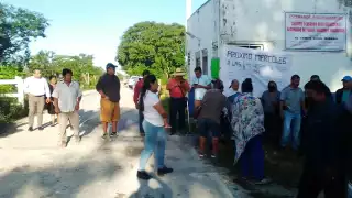 El comité que protege a los predios de ser invadidos, colocó una pluma de acceso a las comunidades de Playa del Carmen