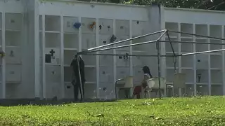 Con cariño, visitan a sus familiares