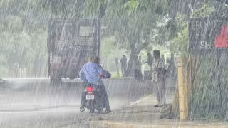 Lluvia sorprende a Campeche este viernes 16 de octubre; advierten por más precipitaciones