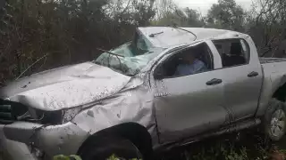 Tras dar muchas volcaduras el conductor terminó con lesiones menores