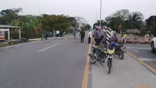 En el sitio se encuentran elementos de la Policía Quintana Roo y de la Guardia Nacional de Carreteras