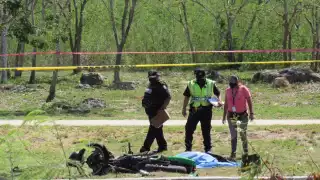 Vecinos alertaron a los policías de lo sucedido, por lo que al llegar confirmaron el deceso de la persona