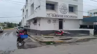 Detienen a pareja por posesión de drogas y armas de fuego en Escárcega   