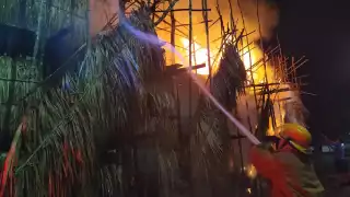 Ciudadanos recuerdan incendios del coso taurino de Tizimín; uno fue apagado con un refresco