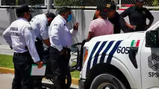 El problema fue cuando los uniformados solicitaron la licencia de conducir del motorizado