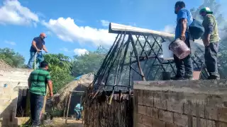 Incendio acaba con habitación de familia en Peto, Yucatán