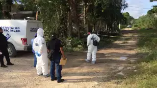 Los peritos realizan las indagatorias en el lugar de los hechos Foto: Redacción Por Esto!