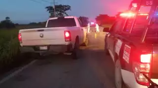 Después de unos minutos, también arribó la ambulancia de la Dirección de Protección Civil, pero fue demasiado tarde, el accidentado ya había perecido