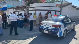Vecinos de Ciudad del Carmen bloquean vialidad tras pasar más de 48 horas sin luz en la Tecolutla