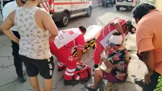 Mototaxi atropella a mujer en Calkiní; termina con herida en la cabeza