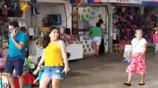 Clientes sin protección sanitaria en mercado de Ciudad del Carmen