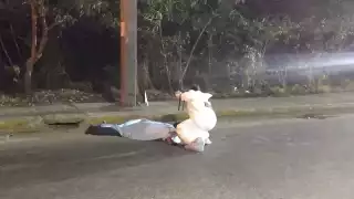 Motociclista pierde la vida al derrapar en Cancún