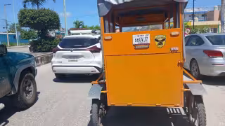 Choque entre mototaxi y auto particular genera caos vial en la colonia Revolución de Escárcega