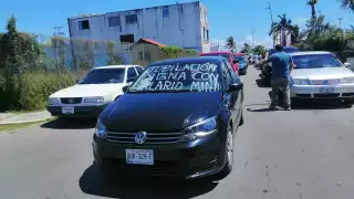 Participaron en esta caravana 20 vehículos con 50 docentes jubilados