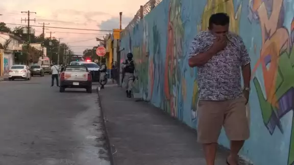 "El Fat" fue asesinado al interior de su vehiculo. Foto: Por Esto! "El Fat" fue asesinado al interior de su vehiculo. Foto: Por Esto!