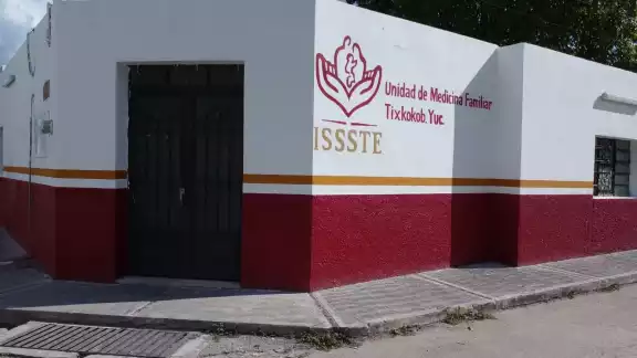 La población de Tixkokob ha crecido mucho y hay derechohabientes de otros Municipios que vienen a consultar aquí La población de Tixkokob ha crecido mucho y hay derechohabientes de otros Municipios que vienen a consultar aquí