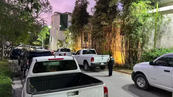 Agentes ministeriales participaron en el operativo en la mansión de Alejandro Moreno en Campeche Agentes ministeriales participaron en el operativo en la mansión de Alejandro Moreno en Campeche