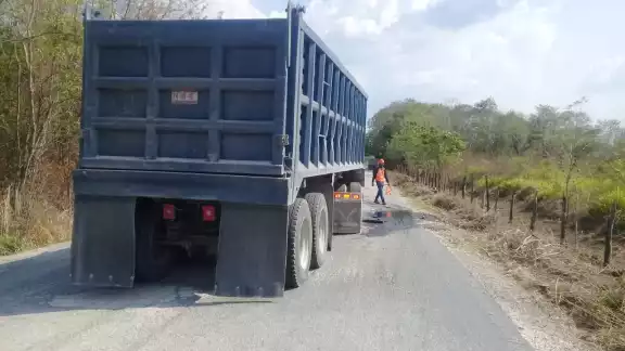 Solamente se registraron daños materiales en la vía Escárcega-Candelaria Solamente se registraron daños materiales en la vía Escárcega-Candelaria