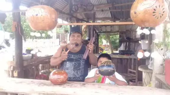 Mario Humberto Cervera Xol, es un habitante de la comisaría de San José, quien vive del tallado Mario Humberto Cervera Xol, es un habitante de la comisaría de San José, quien vive del tallado