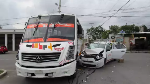 Al lugar llegaron elementos de la policía estatal para evitar el congestionamiento vial Al lugar llegaron elementos de la policía estatal para evitar el congestionamiento vial