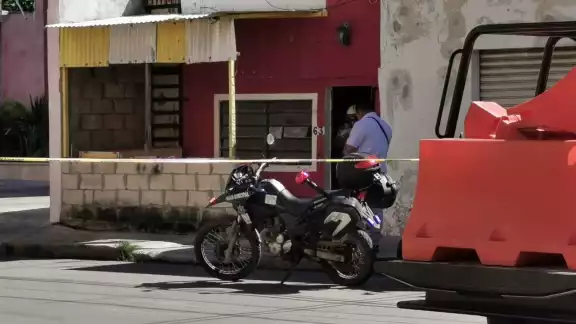La víctima fue atacado por sicarios y recibió dos impactos de bala en la cabeza