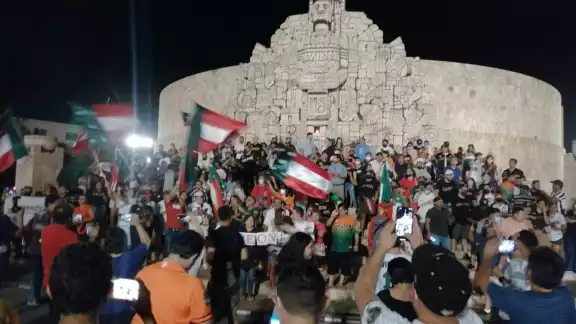 Celebran triunfo de Leones de Yucatán en Mérida: EN VIVO Celebran triunfo de Leones de Yucatán en Mérida: EN VIVO