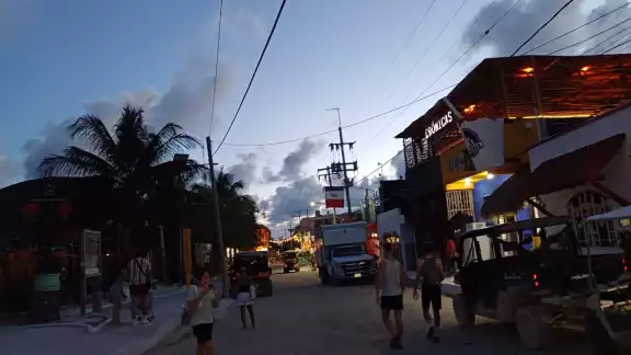 El mal estado de las calles por los frentes fríos se expuso en las redes sociales, lo que ahuyentó a los visitantes El mal estado de las calles por los frentes fríos se expuso en las redes sociales, lo que ahuyentó a los visitantes