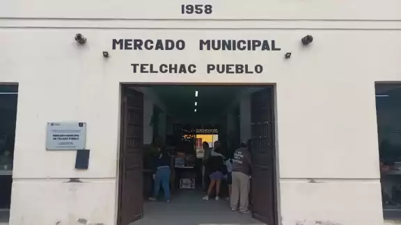 Los vendedores detectaron que el pillaje de frutas y verduras sucede luego de que terminan la jornada Los vendedores detectaron que el pillaje de frutas y verduras sucede luego de que terminan la jornada