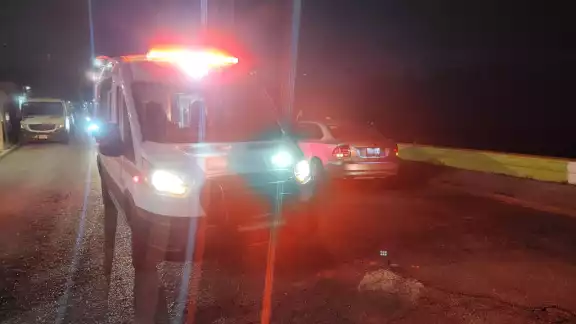 Una mesera resultó con lesiones graves en el rostro Una mesera resultó con lesiones graves en el rostro