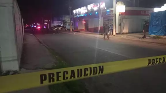 La Policía Municipal acudió al reporte de detonaciones de arma de fuego en la colonia Centro de Playa del Carmen La Policía Municipal acudió al reporte de detonaciones de arma de fuego en la colonia Centro de Playa del Carmen