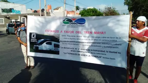 Los manifestantes indicaron que hay mafias de falsos reguladores de tierras que se están creando en Playa del Carmen Los manifestantes indicaron que hay mafias de falsos reguladores de tierras que se están creando en Playa del Carmen