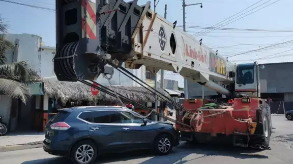 Solamente se registraron daños materiales en el choque