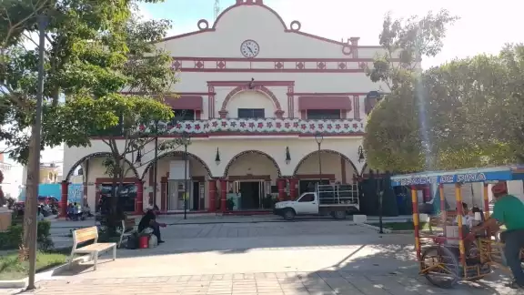 El director de servicios públicos no asistió a la entrevista para explicar el tema de las luminarias