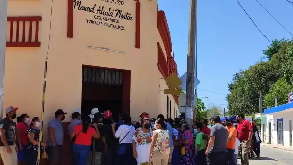 Inconformidad de los pobladores de Tzucacab por falta de organización en la Revocación de Mandato