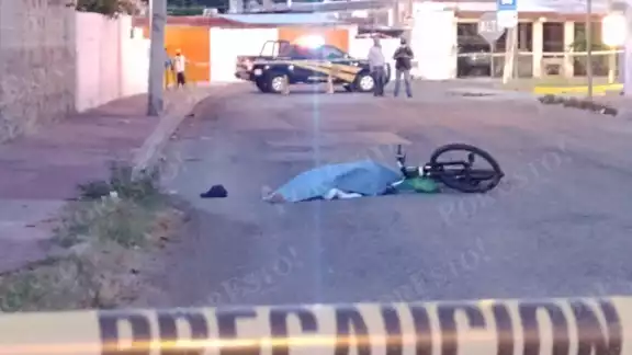 Vecinos de la zona indicaron desconocer la identidad del abuelito, pues al parecer no era habitante de la colonia Los Reyes de Mérida
