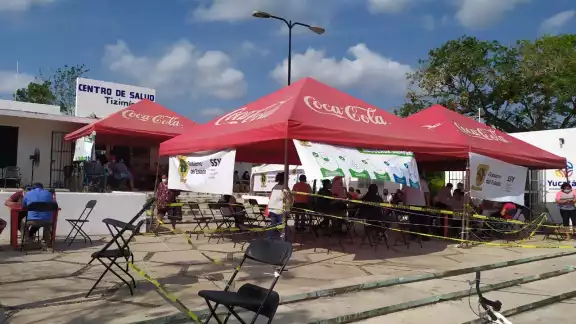 Cada punto de vacunación recibió 1716 dosis sumando un total de 6864 para igual número de habitantes que conforman la población de este rango de edad Cada punto de vacunación recibió 1716 dosis sumando un total de 6864 para igual número de habitantes que conforman la población de este rango de edad